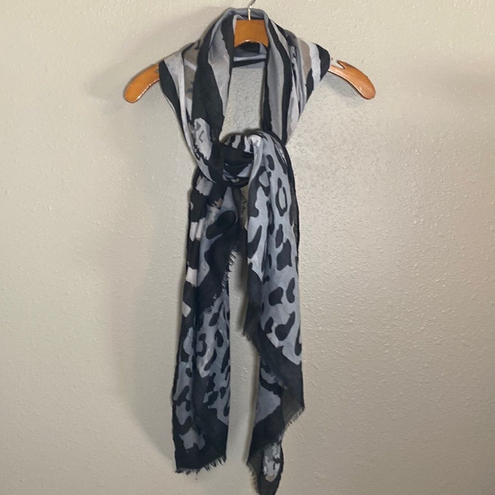 LULLA COLLECTION by Bindya - black and gray animal print scarf